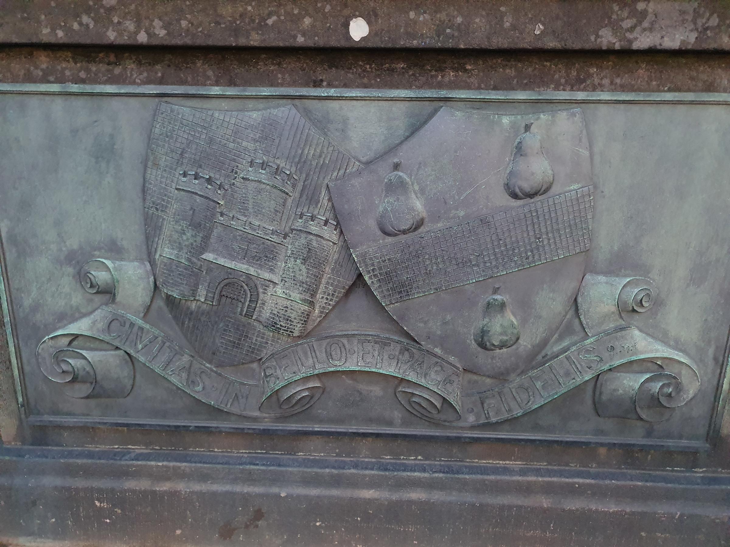 The plaque on Worcester Bridge today