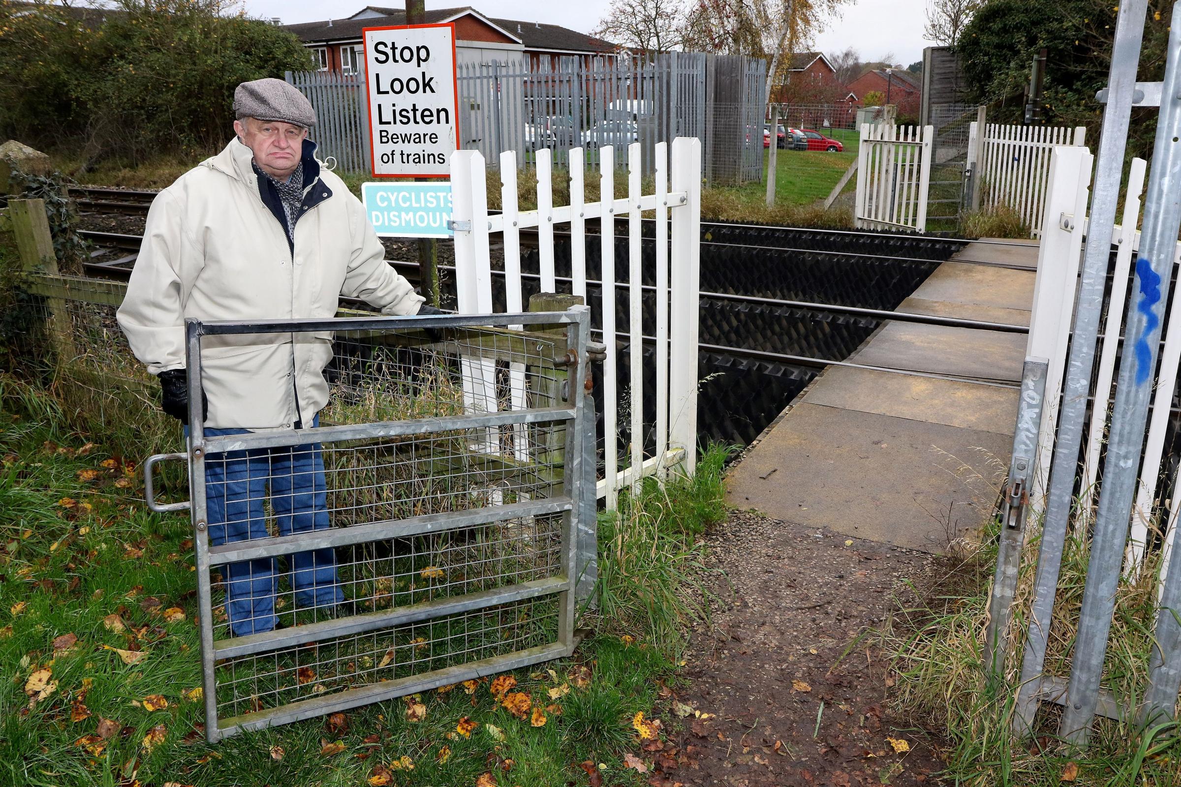 Droitwich Resident Calls For New Gate At Dangerous Level Crossing Worcester News